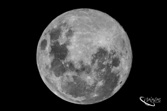 Close-up photo of the moon on the 7th April 2020