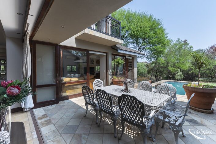 Elegance That Opens to the Outdoors